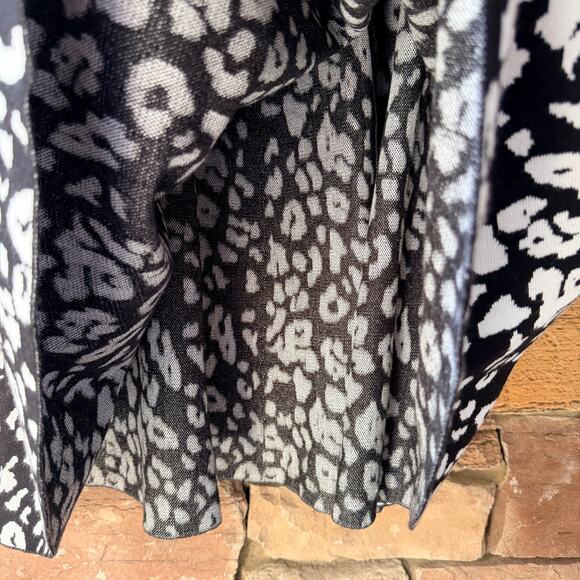 NEW Philosophy Black White Abstract Floral Knit Elastic Waist Sweater Skirt L - Picture 5 of 10